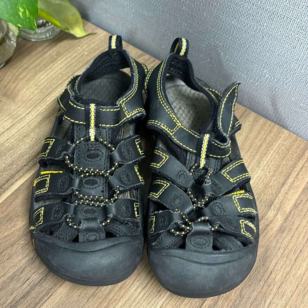 Keen Sandals black/yellow size 13
